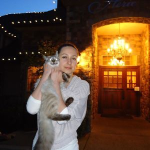 Meet your Posher, Angelika